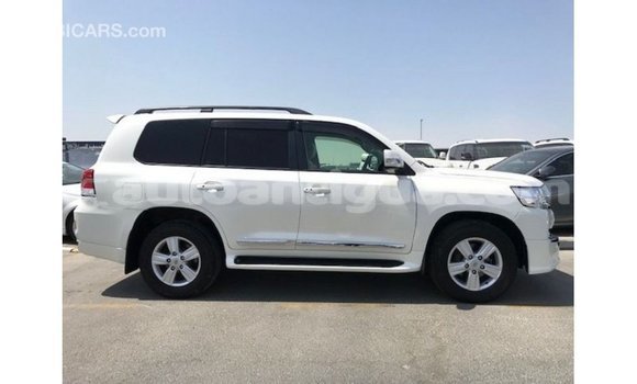 Buy Import Toyota Land Cruiser White Car in Import - Dubai in Antigua Buy Import Toyota Land Cruiser White Car in Import - Dubai in Antigua