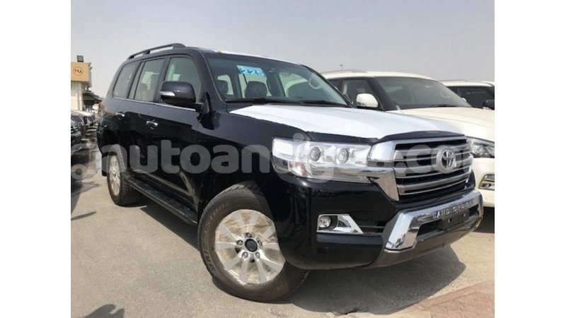 Big with watermark toyota land cruiser antigua import dubai 2198