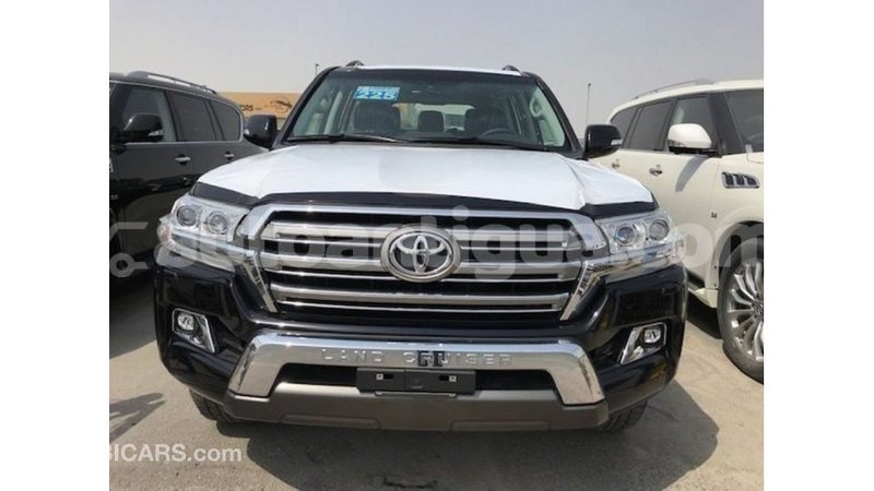 Big with watermark toyota land cruiser antigua import dubai 2198