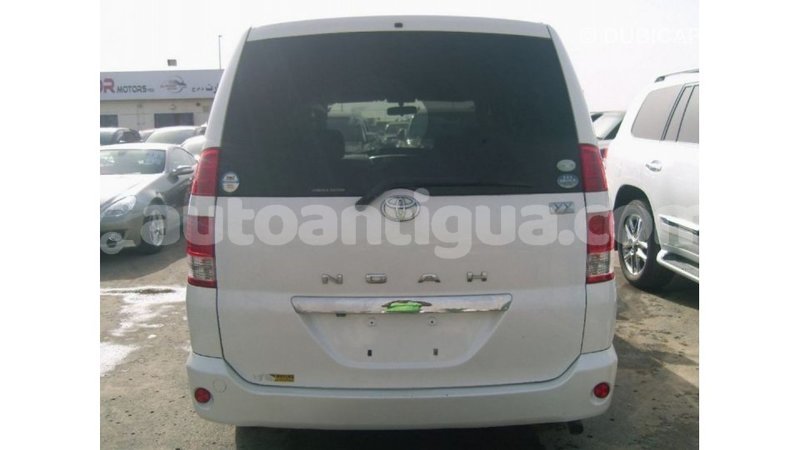 Big with watermark toyota noah antigua import dubai 2203