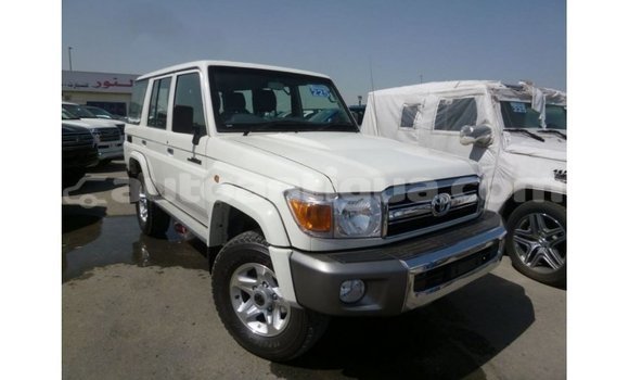 Buy Import Toyota Land Cruiser White Car in Import - Dubai in Antigua Buy Import Toyota Land Cruiser White Car in Import - Dubai in Antigua
