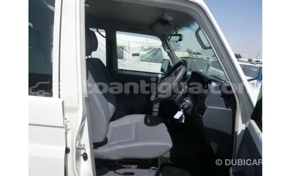 Buy Import Toyota Land Cruiser White Car in Import - Dubai in Antigua Buy Import Toyota Land Cruiser White Car in Import - Dubai in Antigua