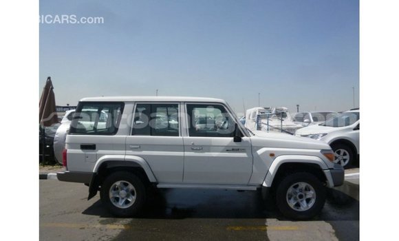 Buy Import Toyota Land Cruiser White Car in Import - Dubai in Antigua Buy Import Toyota Land Cruiser White Car in Import - Dubai in Antigua