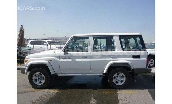 Buy Import Toyota Land Cruiser White Car in Import - Dubai in Antigua Buy Import Toyota Land Cruiser White Car in Import - Dubai in Antigua