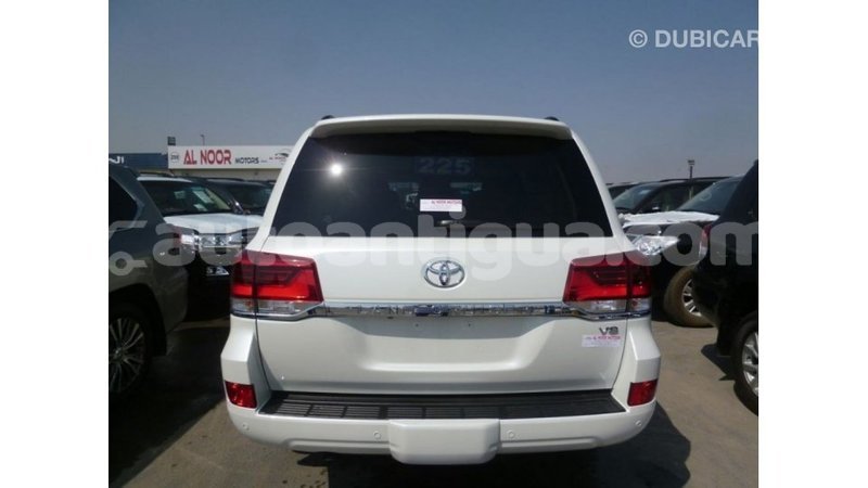Big with watermark toyota land cruiser antigua import dubai 2248