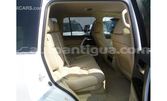 Buy Import Toyota Land Cruiser White Car in Import - Dubai in Antigua Buy Import Toyota Land Cruiser White Car in Import - Dubai in Antigua