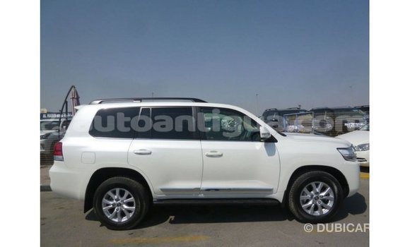 Buy Import Toyota Land Cruiser White Car in Import - Dubai in Antigua Buy Import Toyota Land Cruiser White Car in Import - Dubai in Antigua