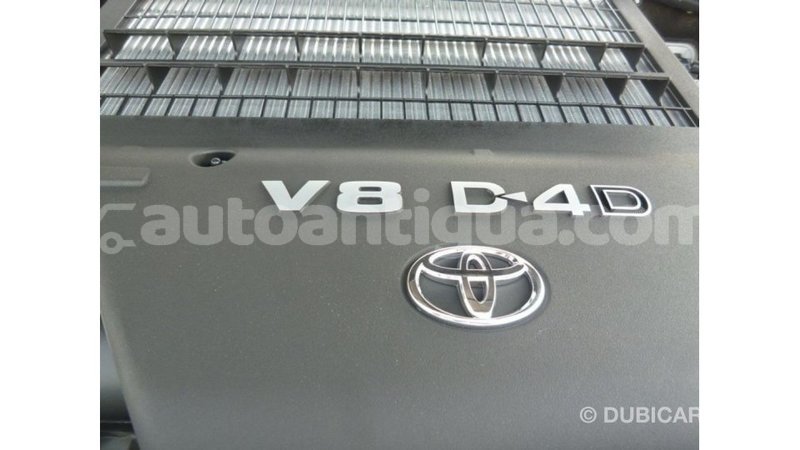 Big with watermark toyota land cruiser antigua import dubai 2248