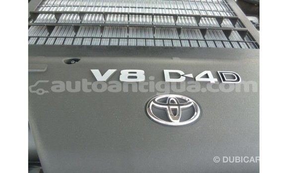 Buy Import Toyota Land Cruiser White Car in Import - Dubai in Antigua Buy Import Toyota Land Cruiser White Car in Import - Dubai in Antigua