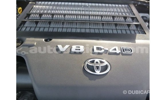 Buy Import Toyota Land Cruiser White Car in Import - Dubai in Antigua Buy Import Toyota Land Cruiser White Car in Import - Dubai in Antigua