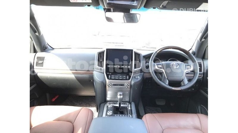 Big with watermark toyota land cruiser antigua import dubai 2279