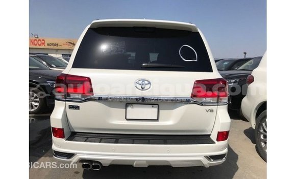 Buy Import Toyota Land Cruiser White Car in Import - Dubai in Antigua Buy Import Toyota Land Cruiser White Car in Import - Dubai in Antigua