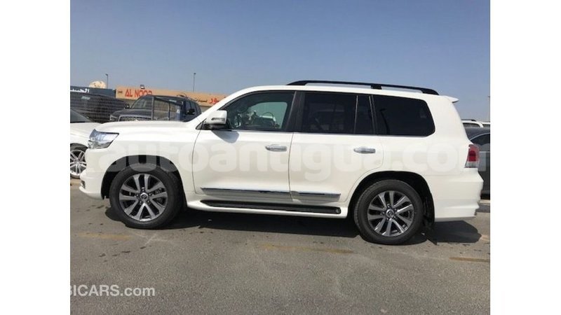 Big with watermark toyota land cruiser antigua import dubai 2279