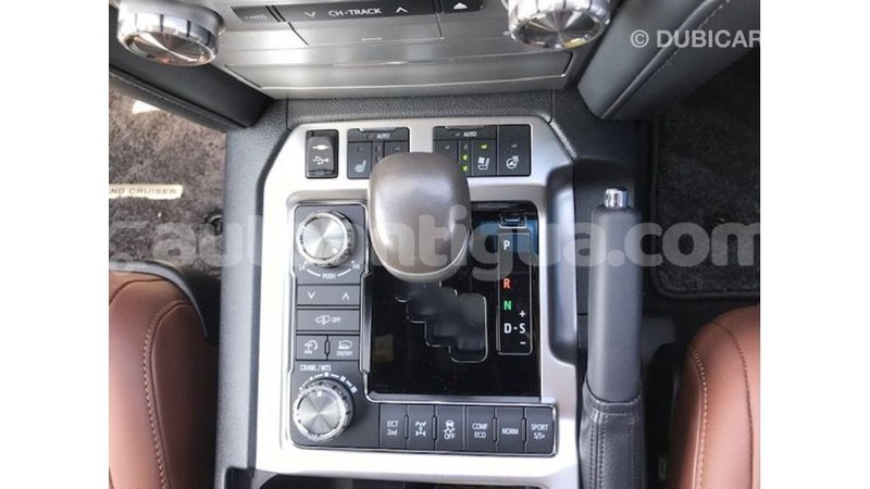 Big with watermark toyota land cruiser antigua import dubai 2279