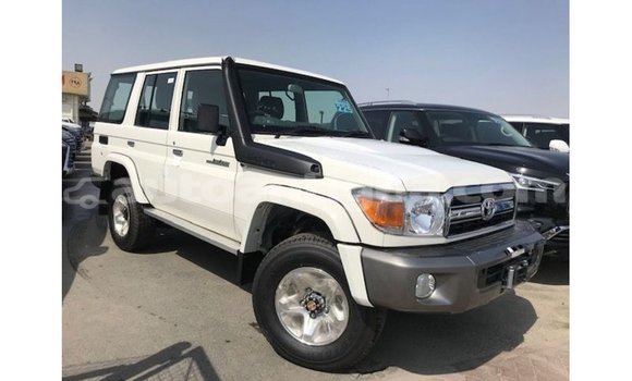 Buy Import Toyota Land Cruiser White Car in Import - Dubai in Antigua Buy Import Toyota Land Cruiser White Car in Import - Dubai in Antigua