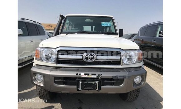 Buy Import Toyota Land Cruiser White Car in Import - Dubai in Antigua Buy Import Toyota Land Cruiser White Car in Import - Dubai in Antigua