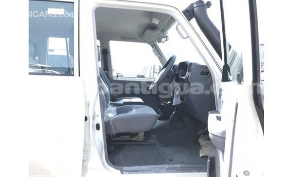 Buy Import Toyota Land Cruiser White Car in Import - Dubai in Antigua Buy Import Toyota Land Cruiser White Car in Import - Dubai in Antigua