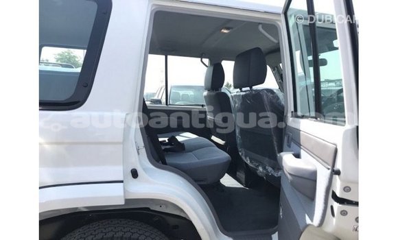 Buy Import Toyota Land Cruiser White Car in Import - Dubai in Antigua Buy Import Toyota Land Cruiser White Car in Import - Dubai in Antigua