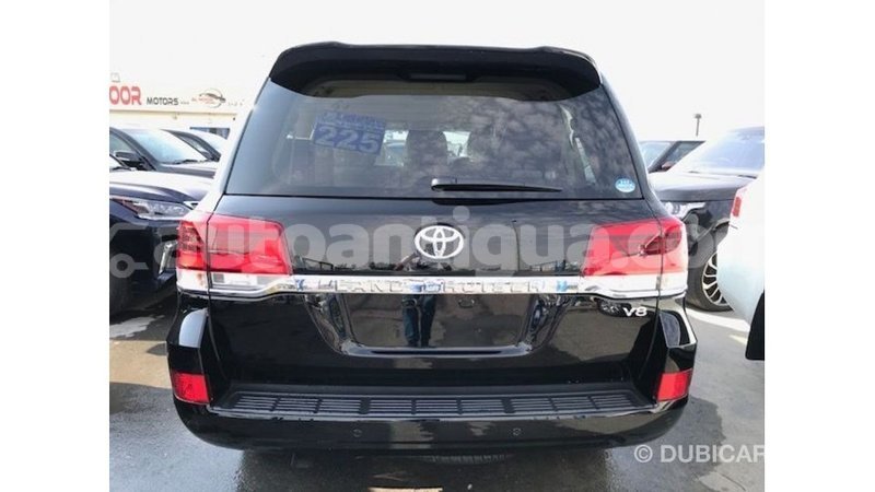 Big with watermark toyota land cruiser antigua import dubai 2286