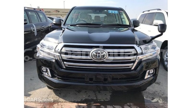 Big with watermark toyota land cruiser antigua import dubai 2286