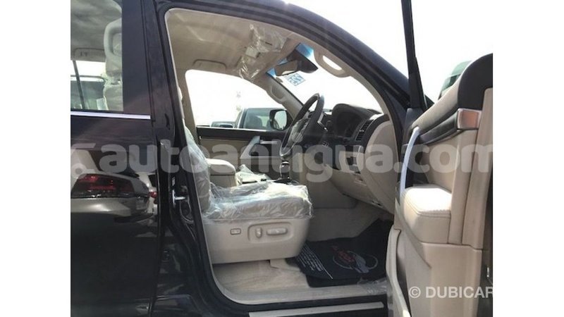 Big with watermark toyota land cruiser antigua import dubai 2286