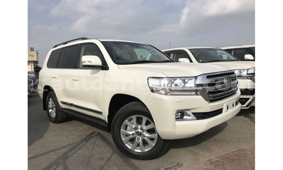 Buy Import Toyota Land Cruiser White Car in Import - Dubai in Antigua Buy Import Toyota Land Cruiser White Car in Import - Dubai in Antigua
