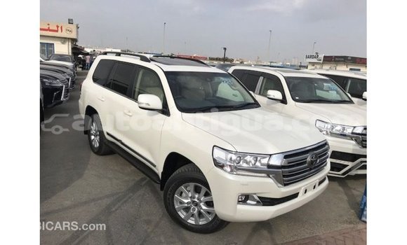 Buy Import Toyota Land Cruiser White Car in Import - Dubai in Antigua Buy Import Toyota Land Cruiser White Car in Import - Dubai in Antigua