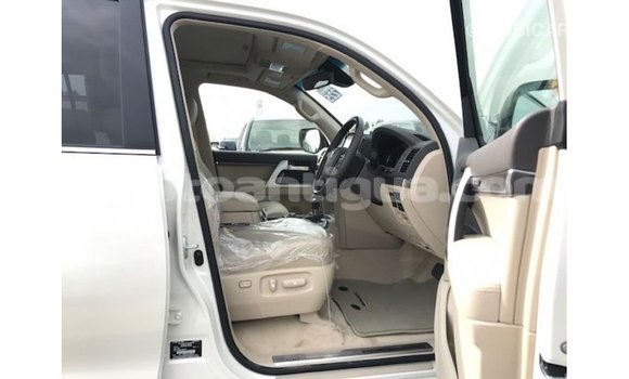 Buy Import Toyota Land Cruiser White Car in Import - Dubai in Antigua Buy Import Toyota Land Cruiser White Car in Import - Dubai in Antigua