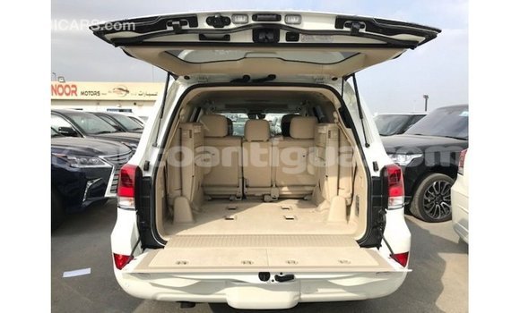 Buy Import Toyota Land Cruiser White Car in Import - Dubai in Antigua Buy Import Toyota Land Cruiser White Car in Import - Dubai in Antigua