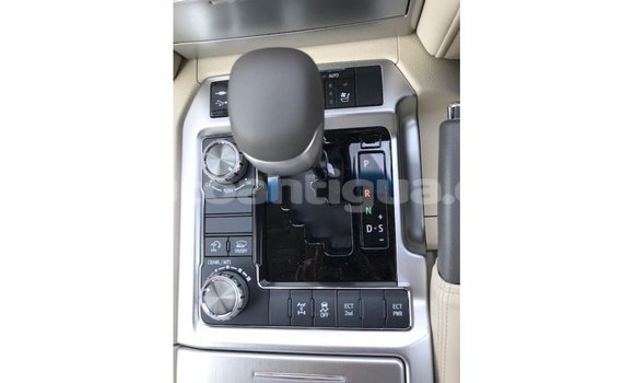 Buy Import Toyota Land Cruiser White Car in Import - Dubai in Antigua Buy Import Toyota Land Cruiser White Car in Import - Dubai in Antigua