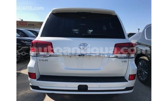 Buy Import Toyota Land Cruiser White Car in Import - Dubai in Antigua Buy Import Toyota Land Cruiser White Car in Import - Dubai in Antigua