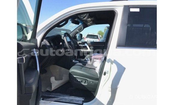 Buy Import Toyota Land Cruiser White Car in Import - Dubai in Antigua Buy Import Toyota Land Cruiser White Car in Import - Dubai in Antigua