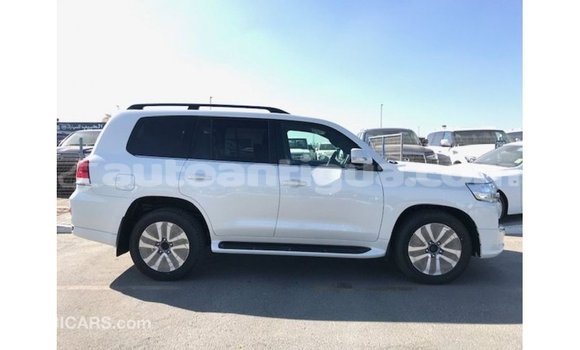 Buy Import Toyota Land Cruiser White Car in Import - Dubai in Antigua Buy Import Toyota Land Cruiser White Car in Import - Dubai in Antigua