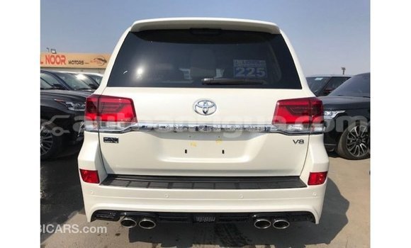 Buy Import Toyota Land Cruiser White Car in Import - Dubai in Antigua Buy Import Toyota Land Cruiser White Car in Import - Dubai in Antigua