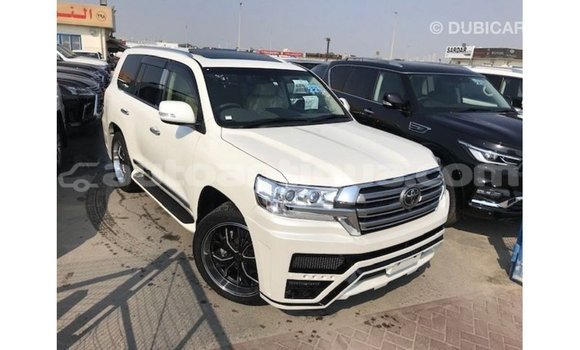 Buy Import Toyota Land Cruiser White Car in Import - Dubai in Antigua Buy Import Toyota Land Cruiser White Car in Import - Dubai in Antigua