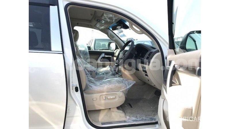 Big with watermark toyota land cruiser antigua import dubai 2289