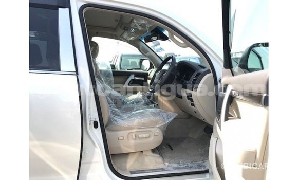 Buy Import Toyota Land Cruiser White Car in Import - Dubai in Antigua Buy Import Toyota Land Cruiser White Car in Import - Dubai in Antigua