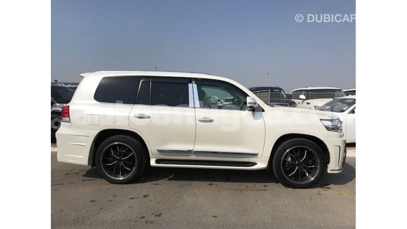 Big with watermark toyota land cruiser antigua import dubai 2289