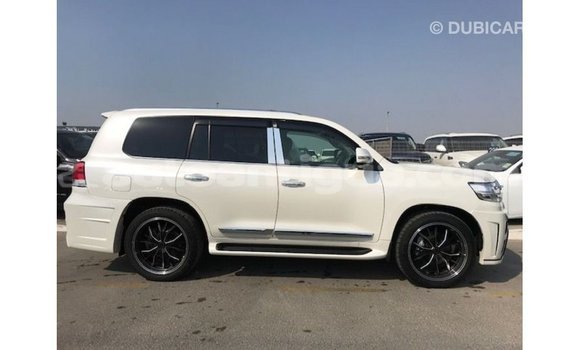 Buy Import Toyota Land Cruiser White Car in Import - Dubai in Antigua Buy Import Toyota Land Cruiser White Car in Import - Dubai in Antigua