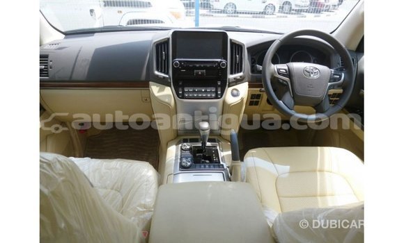 Buy Import Toyota Land Cruiser White Car in Import - Dubai in Antigua Buy Import Toyota Land Cruiser White Car in Import - Dubai in Antigua