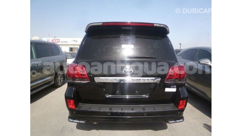 Big with watermark toyota land cruiser antigua import dubai 2293