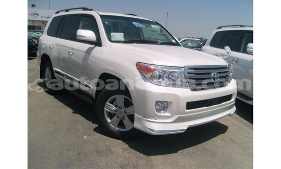 Buy Import Toyota Land Cruiser White Car in Import - Dubai in Antigua Buy Import Toyota Land Cruiser White Car in Import - Dubai in Antigua