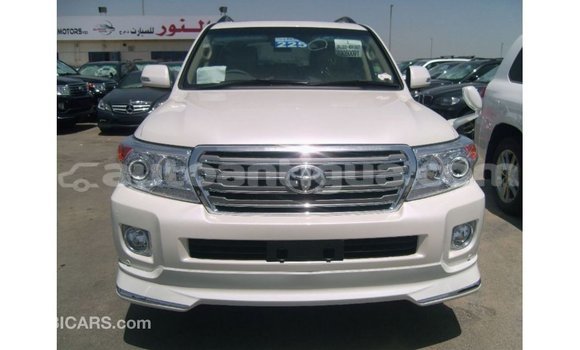 Buy Import Toyota Land Cruiser White Car in Import - Dubai in Antigua Buy Import Toyota Land Cruiser White Car in Import - Dubai in Antigua