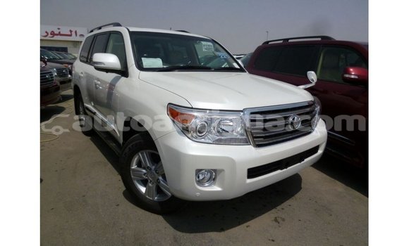 Buy Import Toyota Land Cruiser White Car in Import - Dubai in Antigua Buy Import Toyota Land Cruiser White Car in Import - Dubai in Antigua