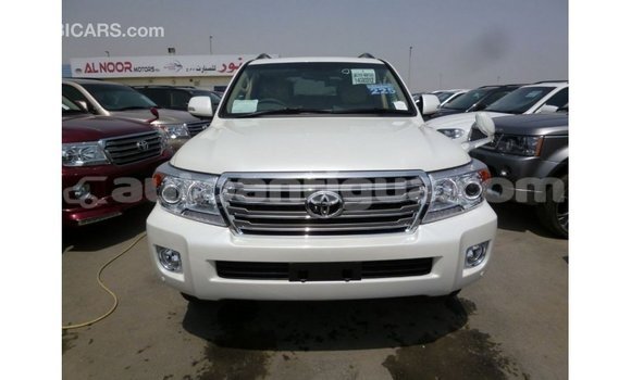 Buy Import Toyota Land Cruiser White Car in Import - Dubai in Antigua Buy Import Toyota Land Cruiser White Car in Import - Dubai in Antigua