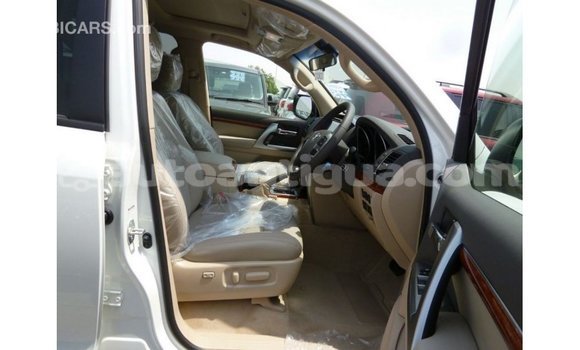 Buy Import Toyota Land Cruiser White Car in Import - Dubai in Antigua Buy Import Toyota Land Cruiser White Car in Import - Dubai in Antigua