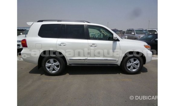 Buy Import Toyota Land Cruiser White Car in Import - Dubai in Antigua Buy Import Toyota Land Cruiser White Car in Import - Dubai in Antigua