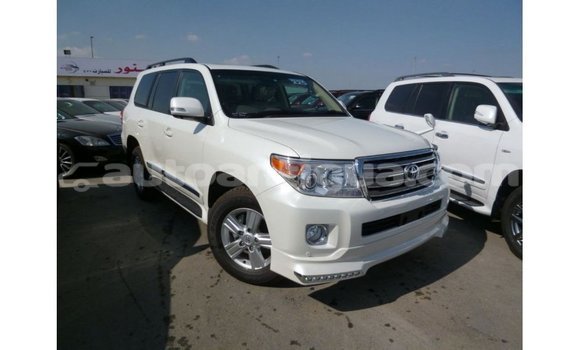 Buy Import Toyota Land Cruiser White Car in Import - Dubai in Antigua Buy Import Toyota Land Cruiser White Car in Import - Dubai in Antigua