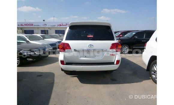Buy Import Toyota Land Cruiser White Car in Import - Dubai in Antigua Buy Import Toyota Land Cruiser White Car in Import - Dubai in Antigua