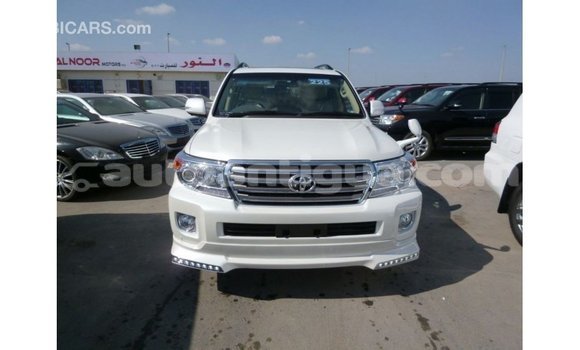 Buy Import Toyota Land Cruiser White Car in Import - Dubai in Antigua Buy Import Toyota Land Cruiser White Car in Import - Dubai in Antigua